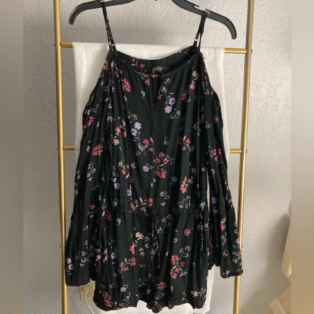 Jessica Simpson long wide sleeves romper